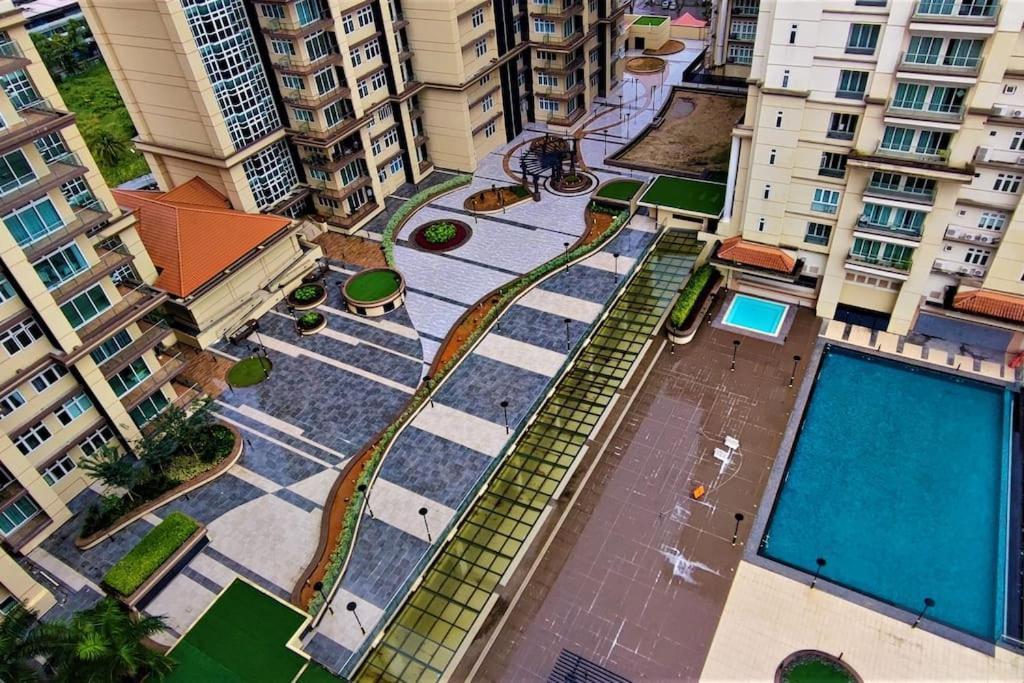 Boutique Studio- Riverine Diamond Kuching Luaran gambar